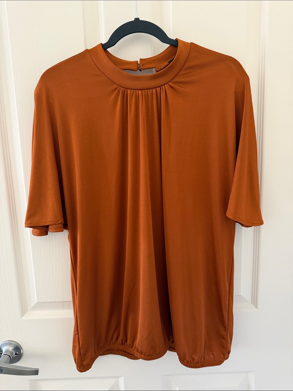 Ann Taylor Short-Sleeve Pleated Neck Blouse in Rust Orange